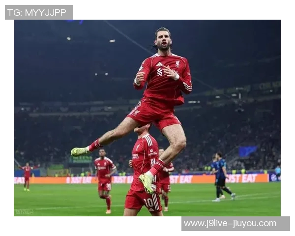 利物浦发布新海报展现范戴克维尔茨索博斯洛伊三位球星风采 利物浦发布新海报展现范戴克维尔茨索博斯洛伊三位球星风采